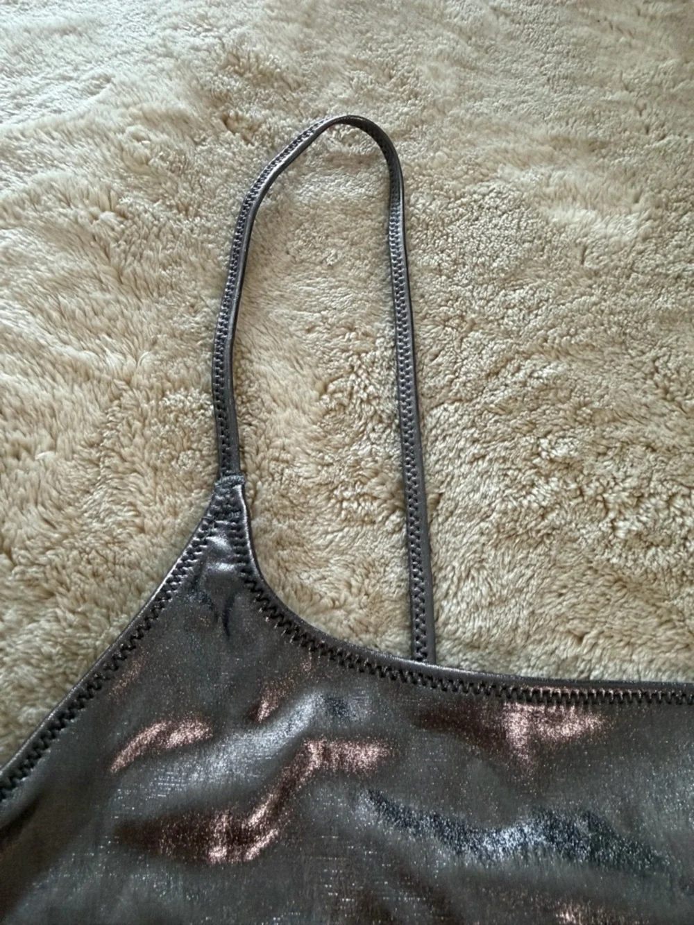 NWT SKIMS Metallic Micro Scoop Bikini Top - Carbon - Picture 4 of 6